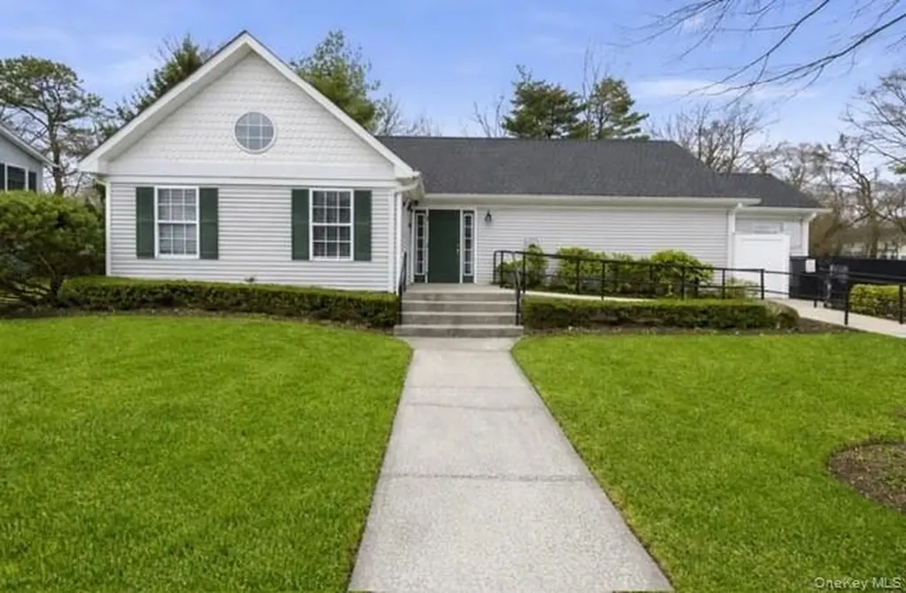 7 Monitor Road Smithtown NY 11787