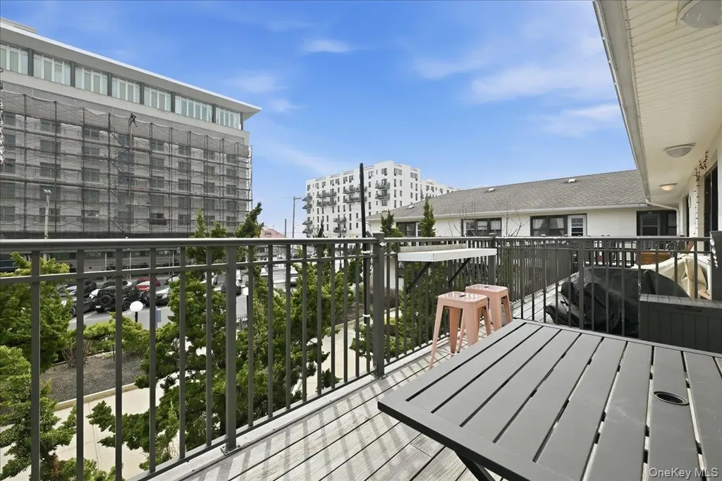 65 W Broadway Long Beach NY 11561