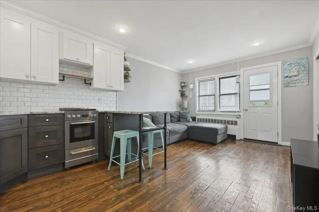 65 W Broadway Long Beach NY 11561