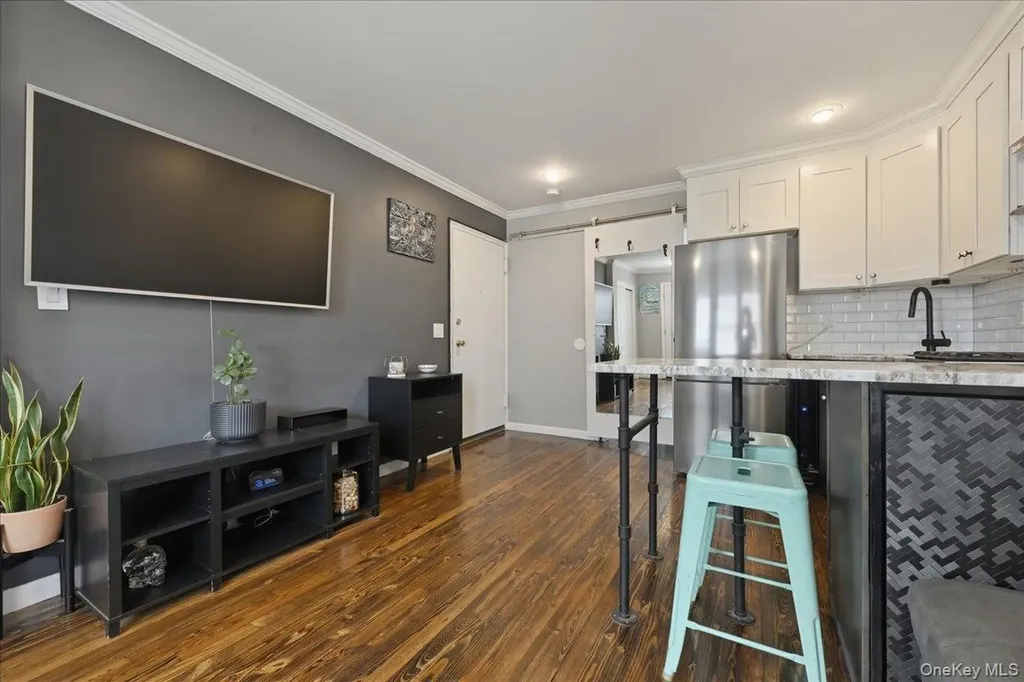 65 W Broadway Long Beach NY 11561