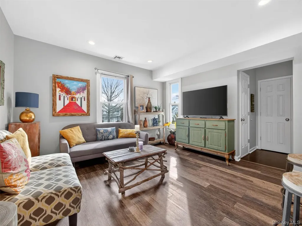 24 E Park Place Suffern NY 10901