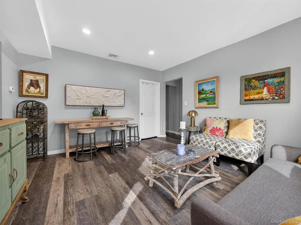 24 E Park Place Suffern NY 10901