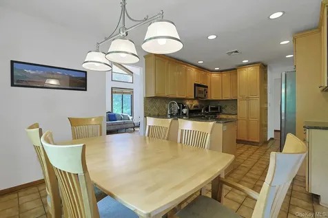 8 Sasson Terrace Valley Cottage NY 10989