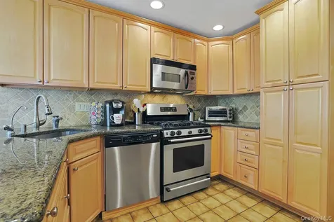 8 Sasson Terrace Valley Cottage NY 10989