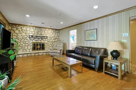 8 Sasson Terrace Valley Cottage NY 10989