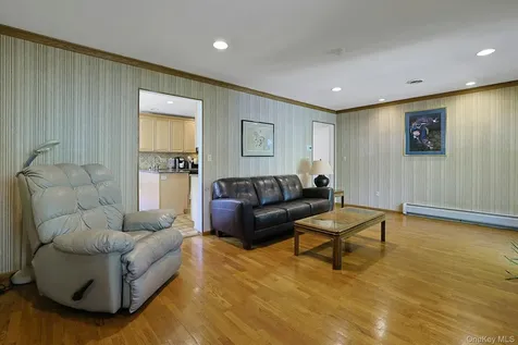 8 Sasson Terrace Valley Cottage NY 10989