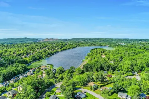8 Sasson Terrace Valley Cottage NY 10989