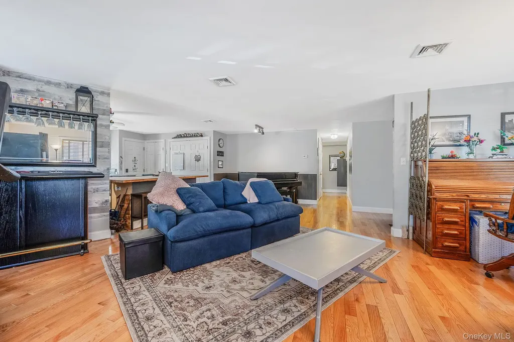 268 W Shore Drive Massapequa NY 11758