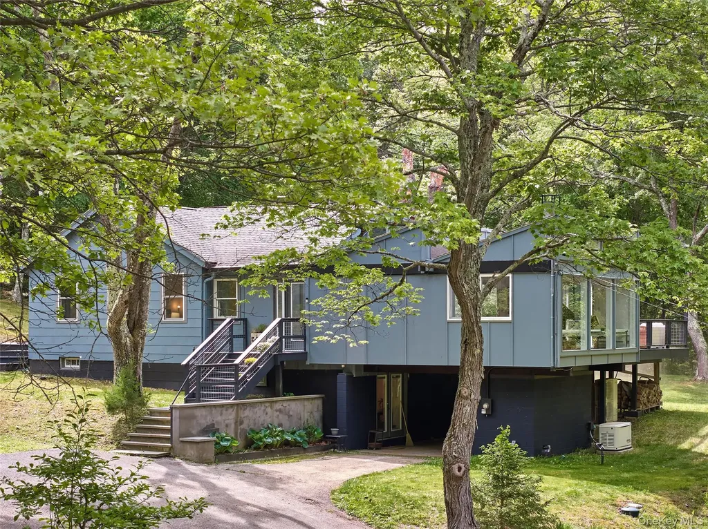 611 N Clove Road Millbrook NY 12545