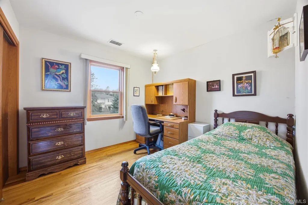 1450 Mccann Lane Riverhead NY 11944
