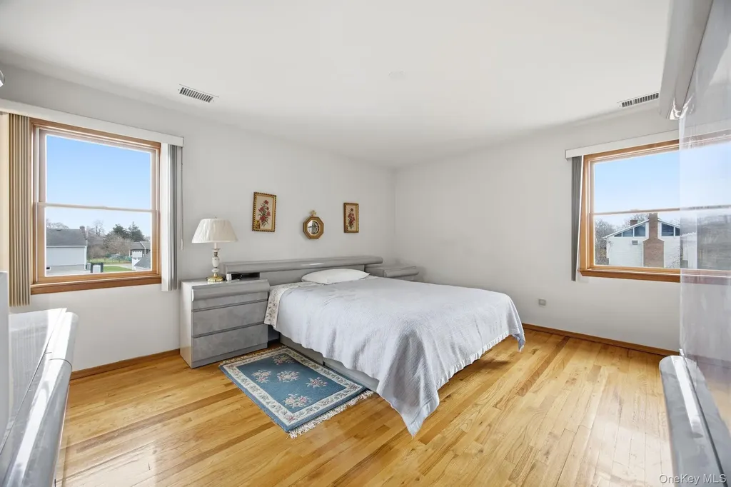 1450 Mccann Lane Riverhead NY 11944