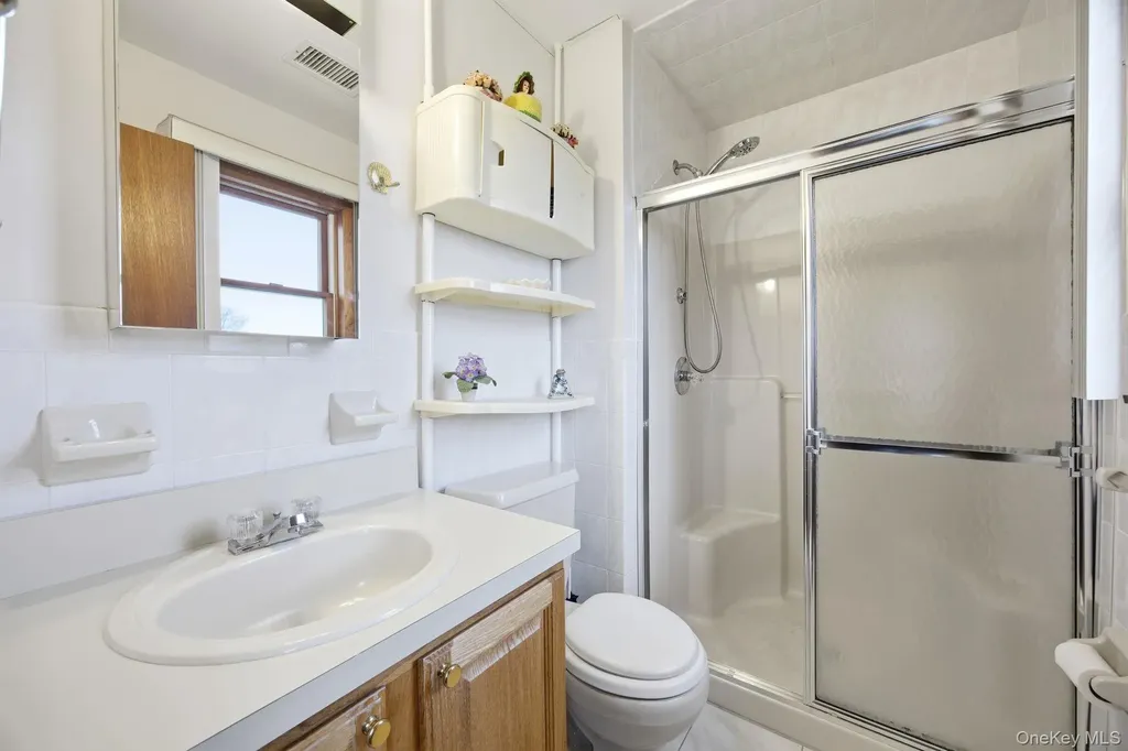1450 Mccann Lane Riverhead NY 11944