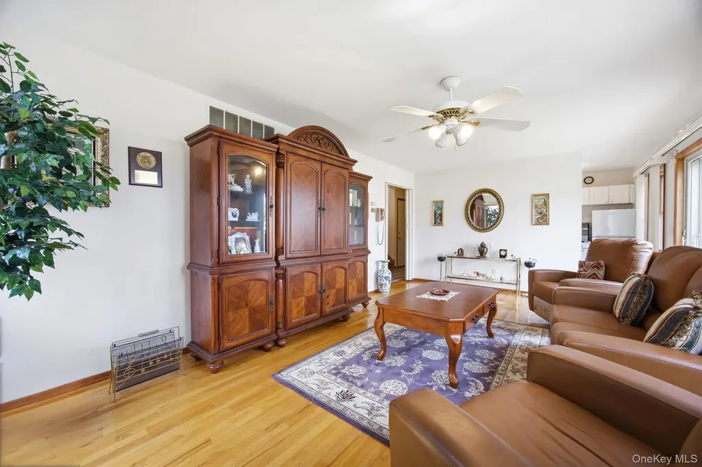 1450 Mccann Lane Riverhead NY 11944
