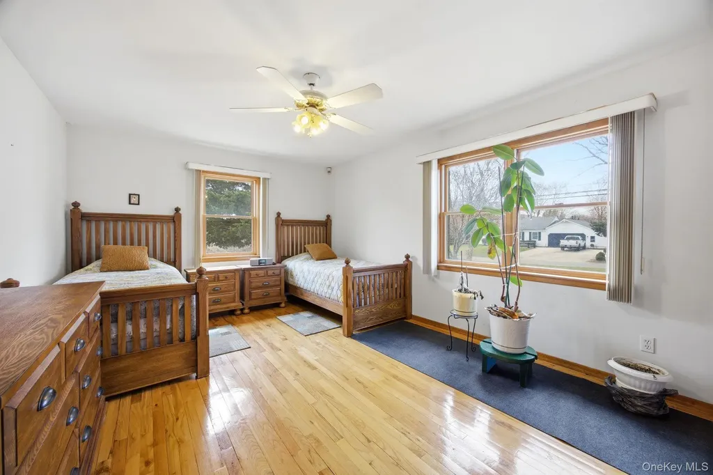 1450 Mccann Lane Riverhead NY 11944