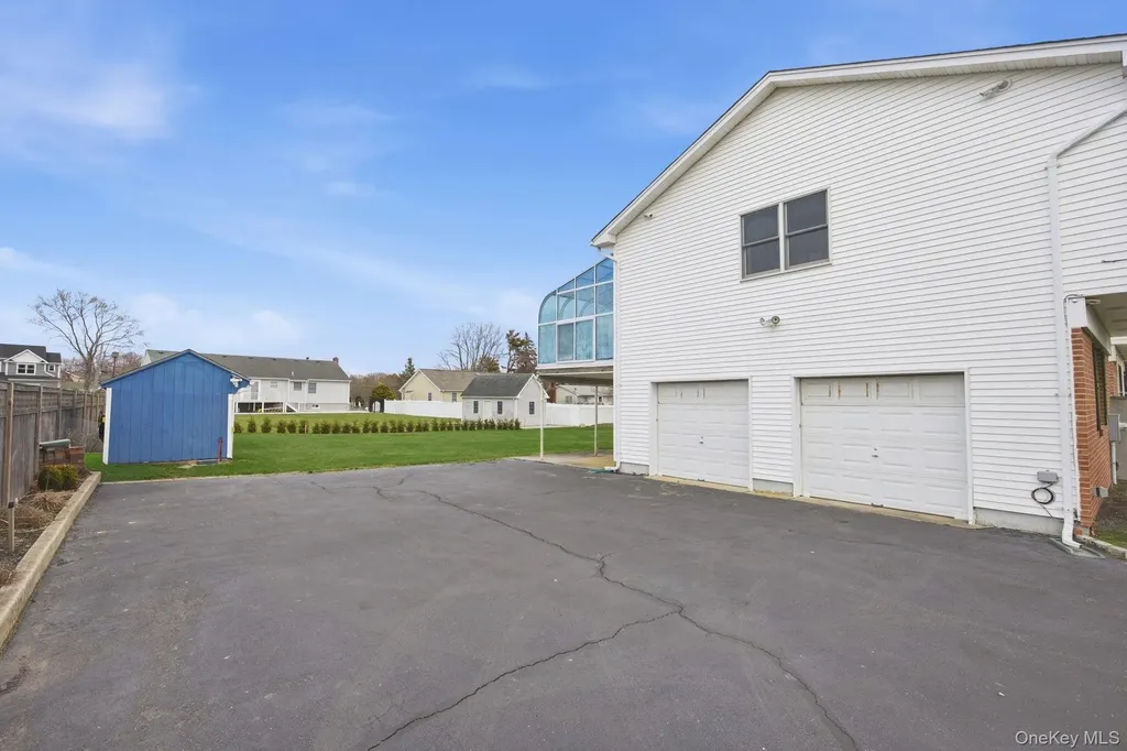 1450 Mccann Lane Riverhead NY 11944