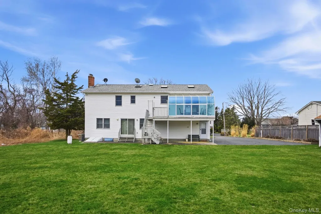 1450 Mccann Lane Riverhead NY 11944
