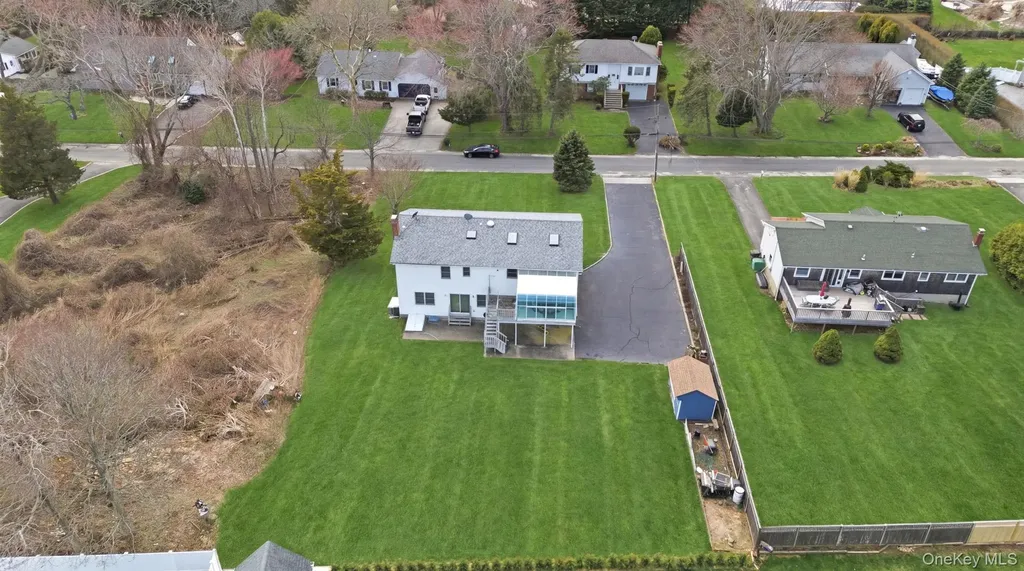 1450 Mccann Lane Riverhead NY 11944