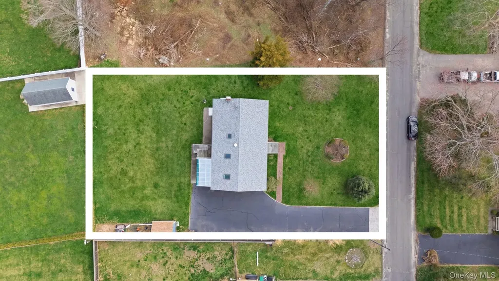 1450 Mccann Lane Riverhead NY 11944
