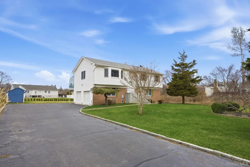 1450 Mccann Lane Riverhead NY 11944