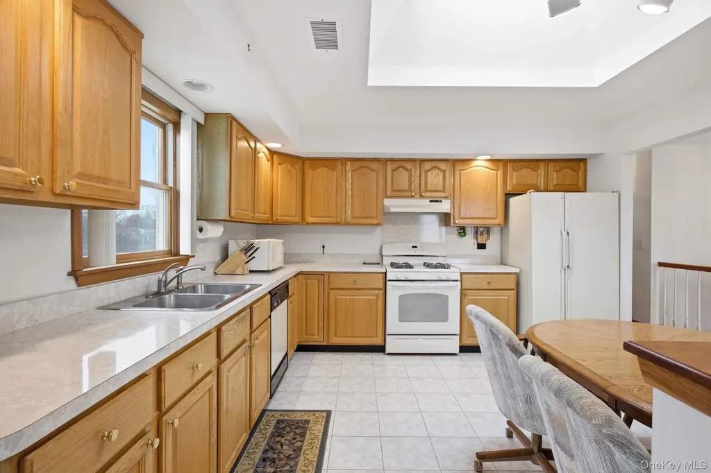 1450 Mccann Lane Riverhead NY 11944