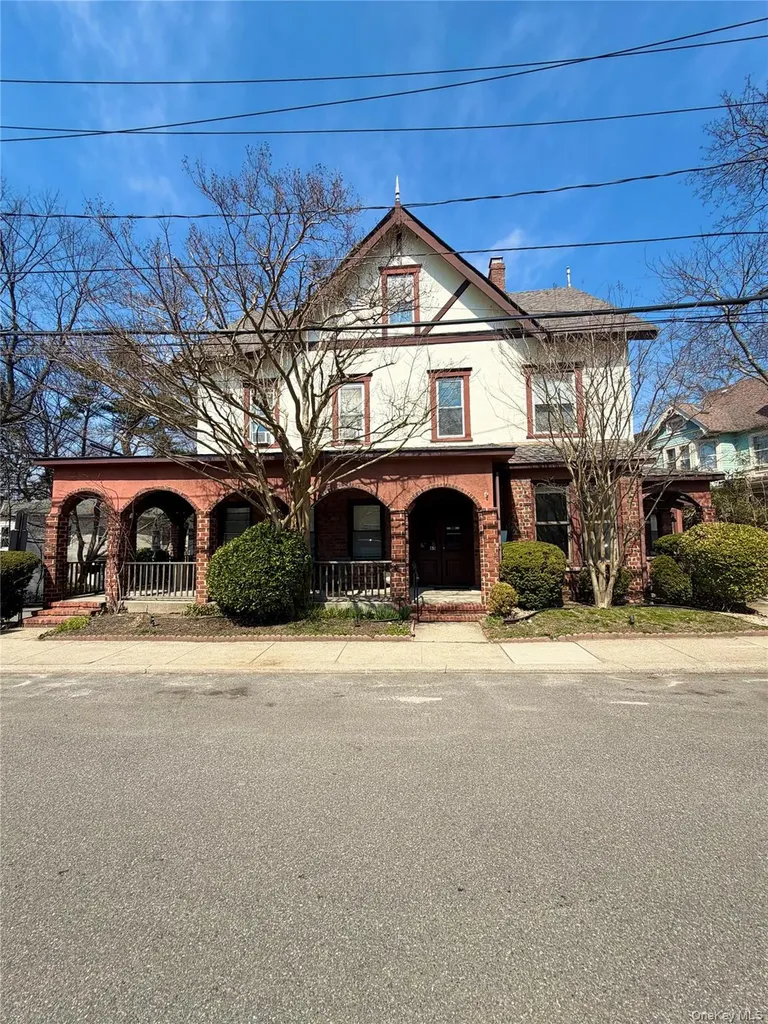 65 Summit Avenue Sea Cliff NY 11579