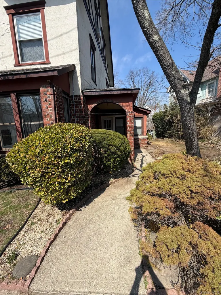 65 Summit Avenue Sea Cliff NY 11579