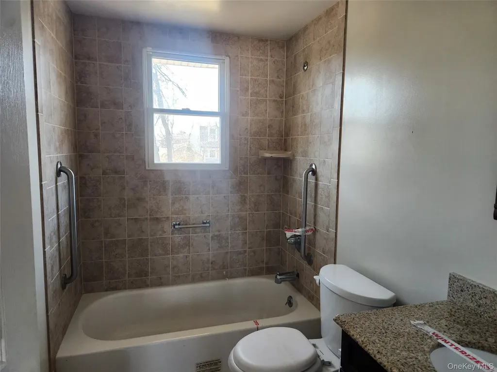 610 Bermuda Road West Babylon NY 11704