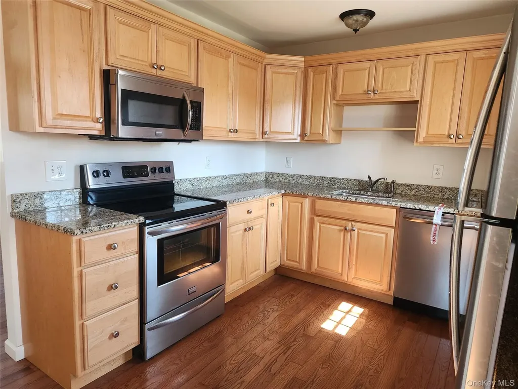 610 Bermuda Road West Babylon NY 11704