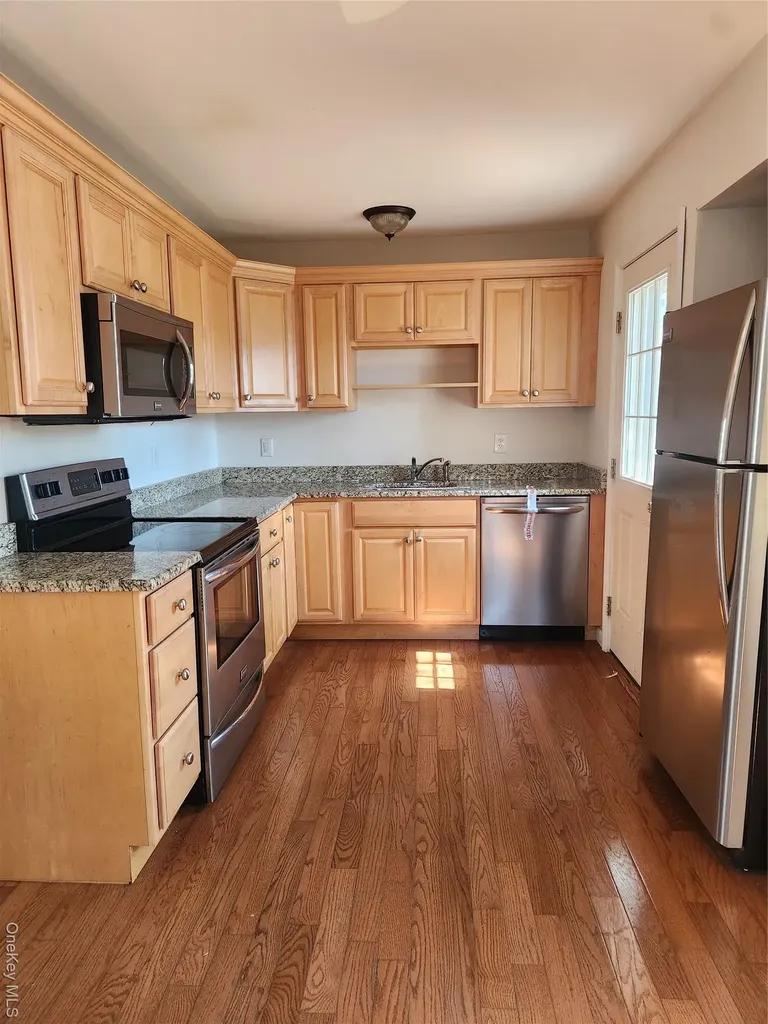 610 Bermuda Road West Babylon NY 11704
