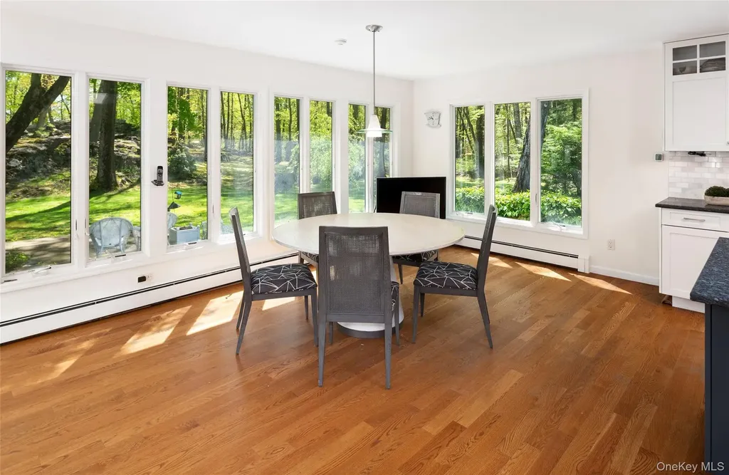 16 Carolyn Place Armonk NY 10504
