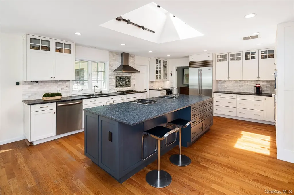 16 Carolyn Place Armonk NY 10504