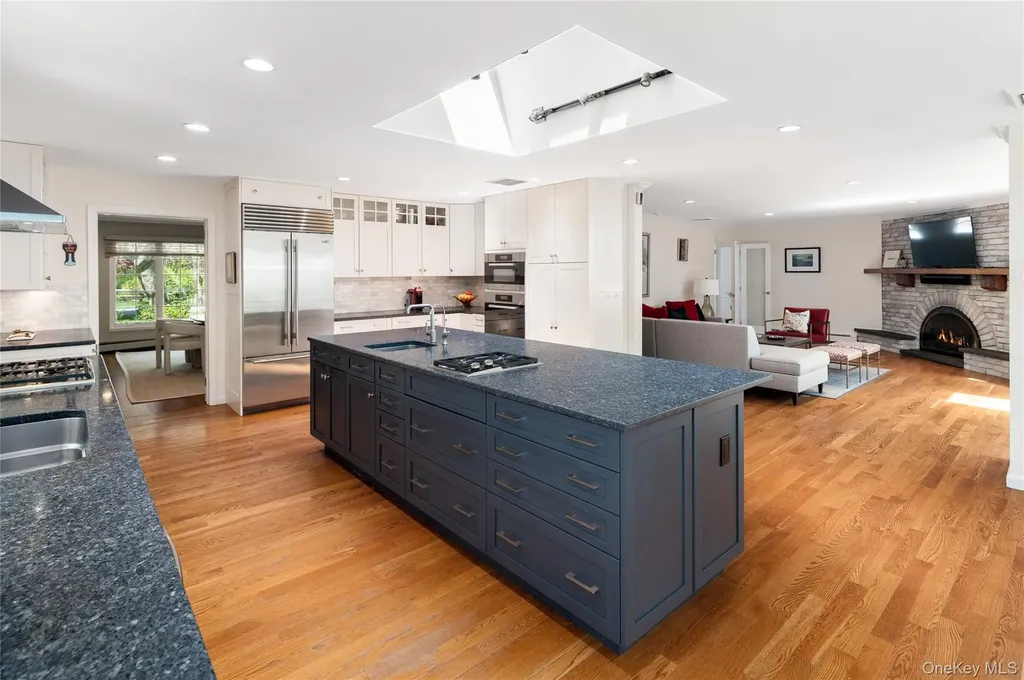 16 Carolyn Place Armonk NY 10504