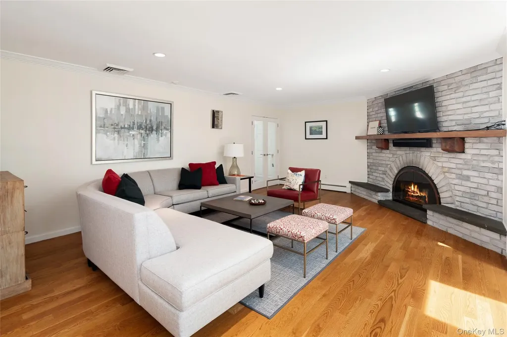 16 Carolyn Place Armonk NY 10504