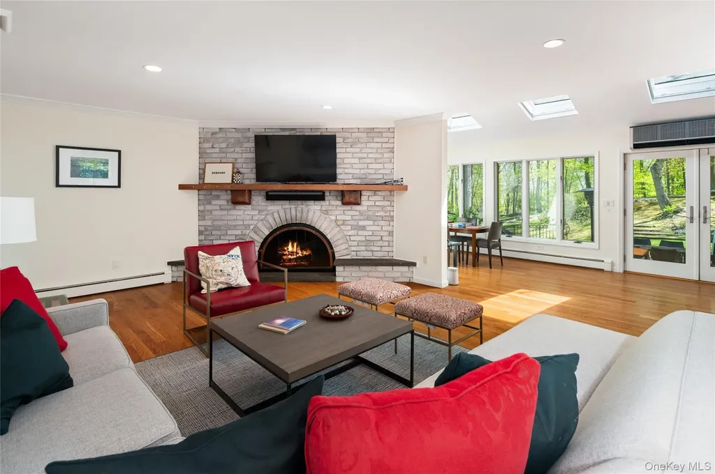 16 Carolyn Place Armonk NY 10504
