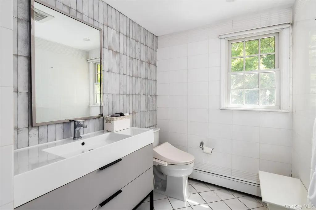 16 Carolyn Place Armonk NY 10504