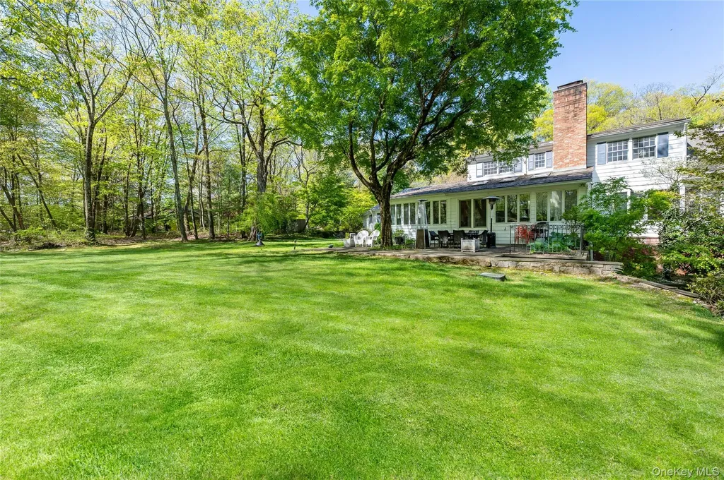 16 Carolyn Place Armonk NY 10504