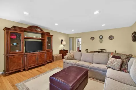 1 Church Lane Valley Cottage NY 10989