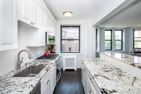 11 Alden Road Larchmont NY 10538