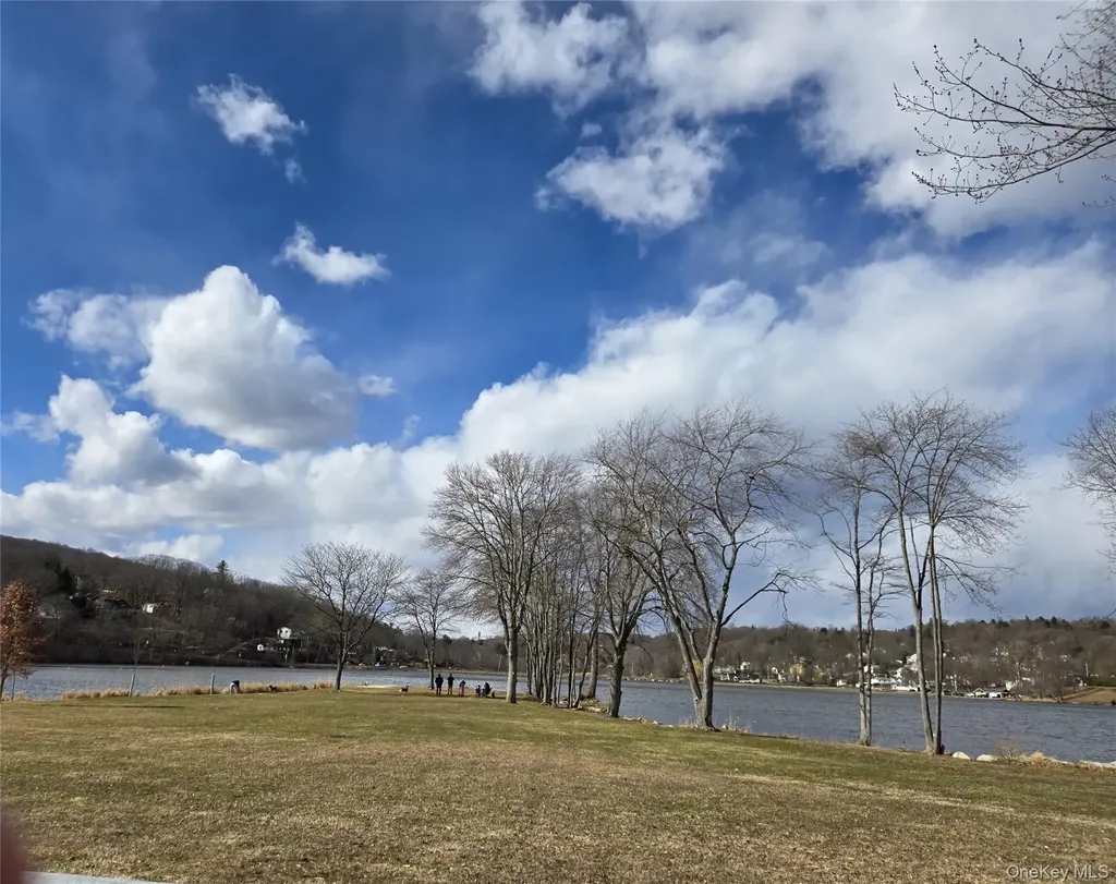 14 Lowell Road Carmel NY 10512