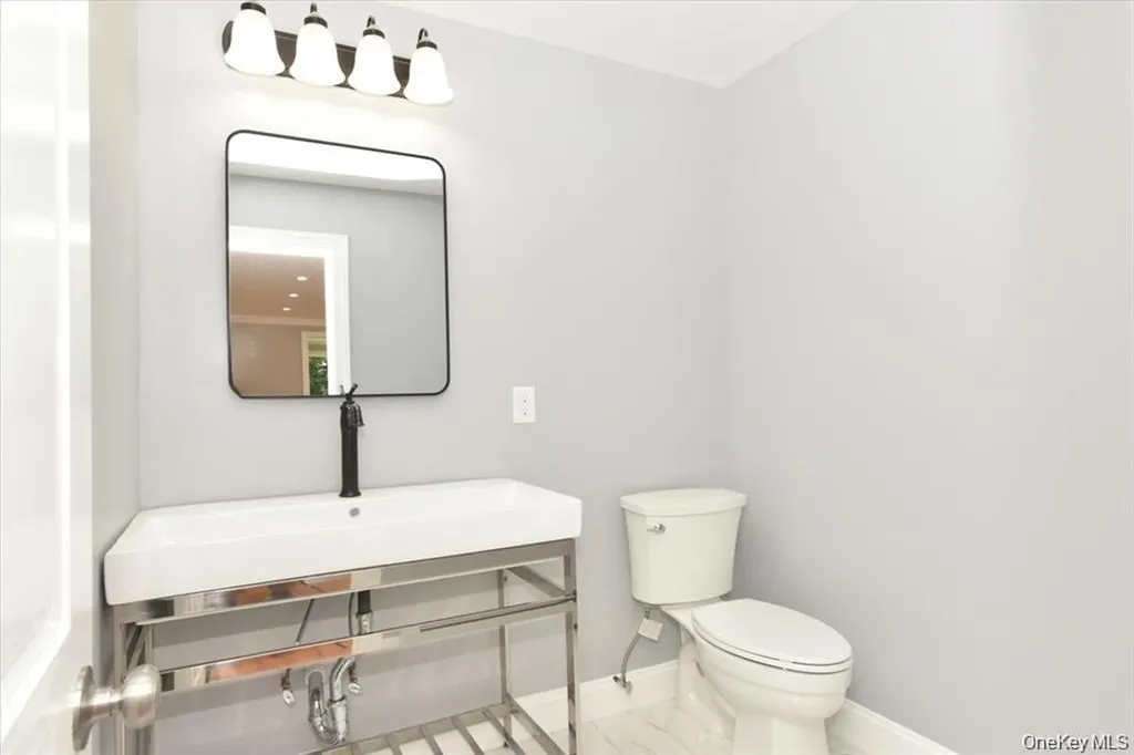 87 Dunlop Road Huntington NY 11743