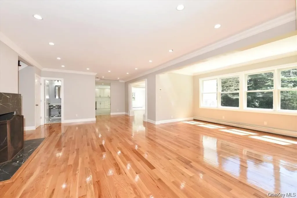 87 Dunlop Road Huntington NY 11743