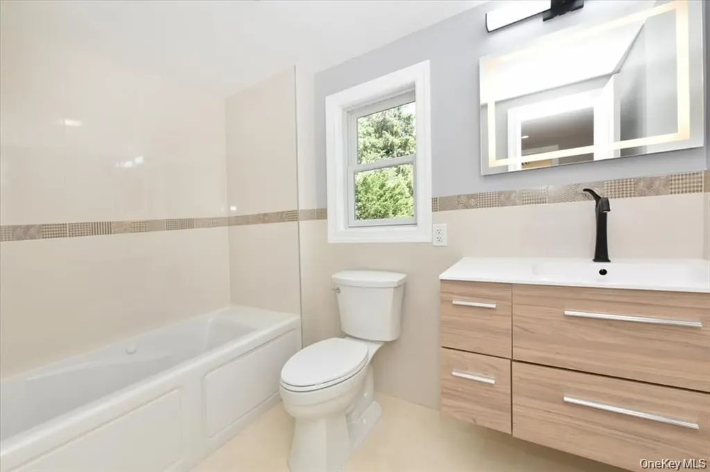 87 Dunlop Road Huntington NY 11743