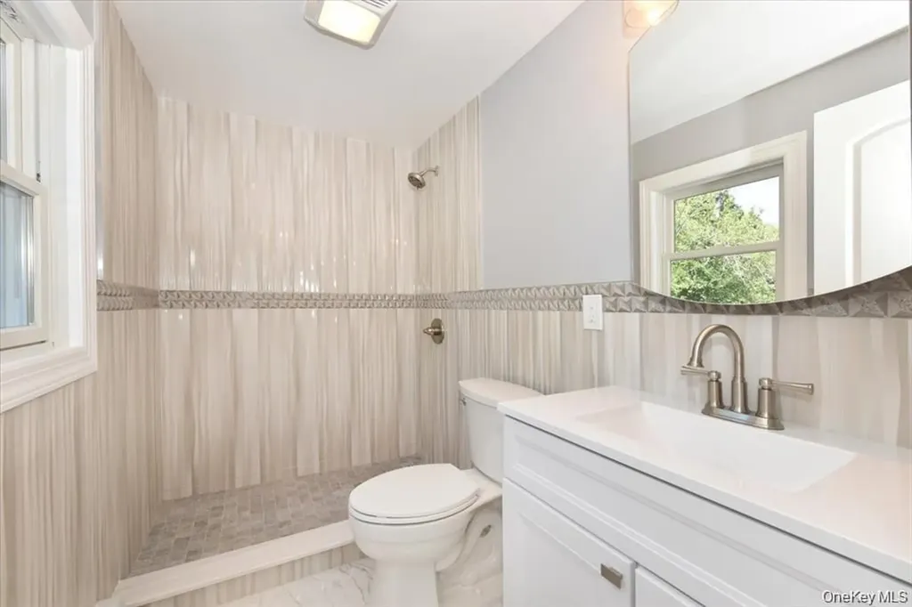 87 Dunlop Road Huntington NY 11743