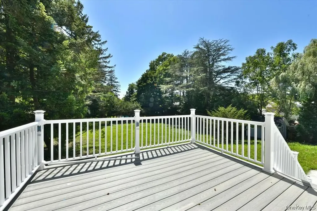 87 Dunlop Road Huntington NY 11743