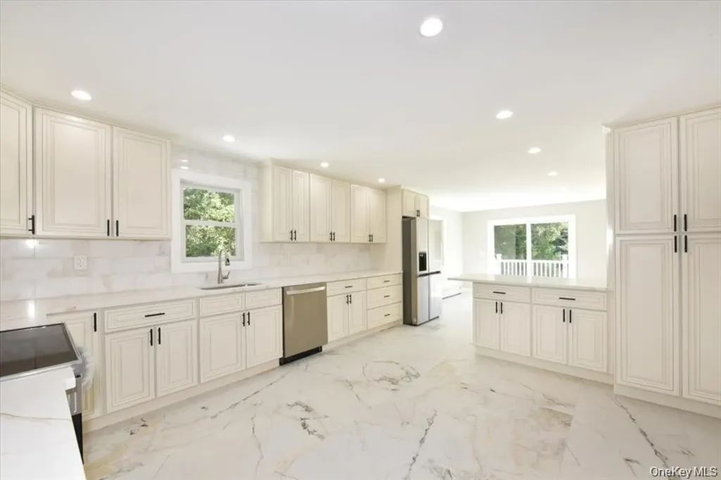 87 Dunlop Road Huntington NY 11743