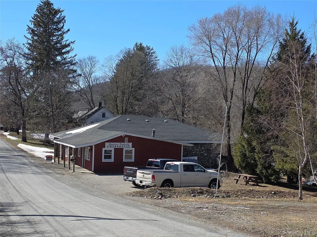 47 Burdick Road Lagrangeville NY 12540