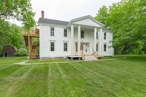 681 Route 216 Poughquag NY 12570