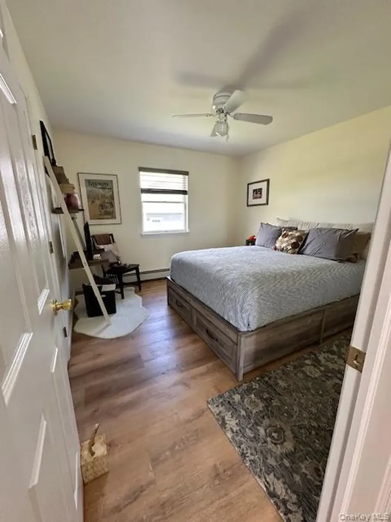 7 Corwin Lane Hampton Bays NY 11946