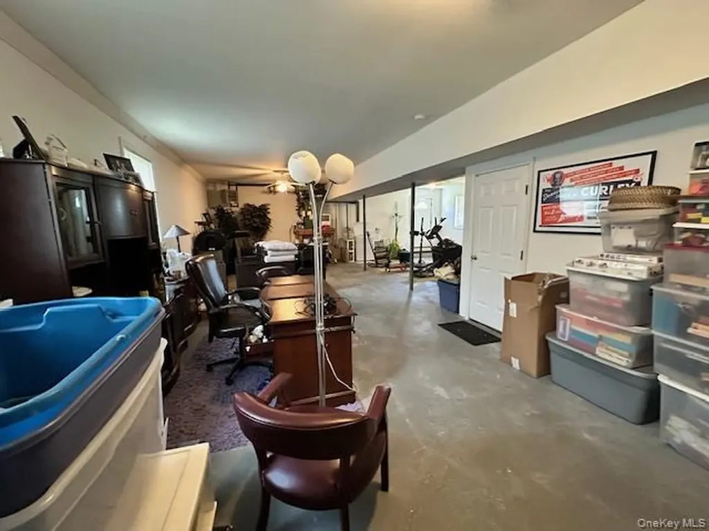7 Corwin Lane Hampton Bays NY 11946