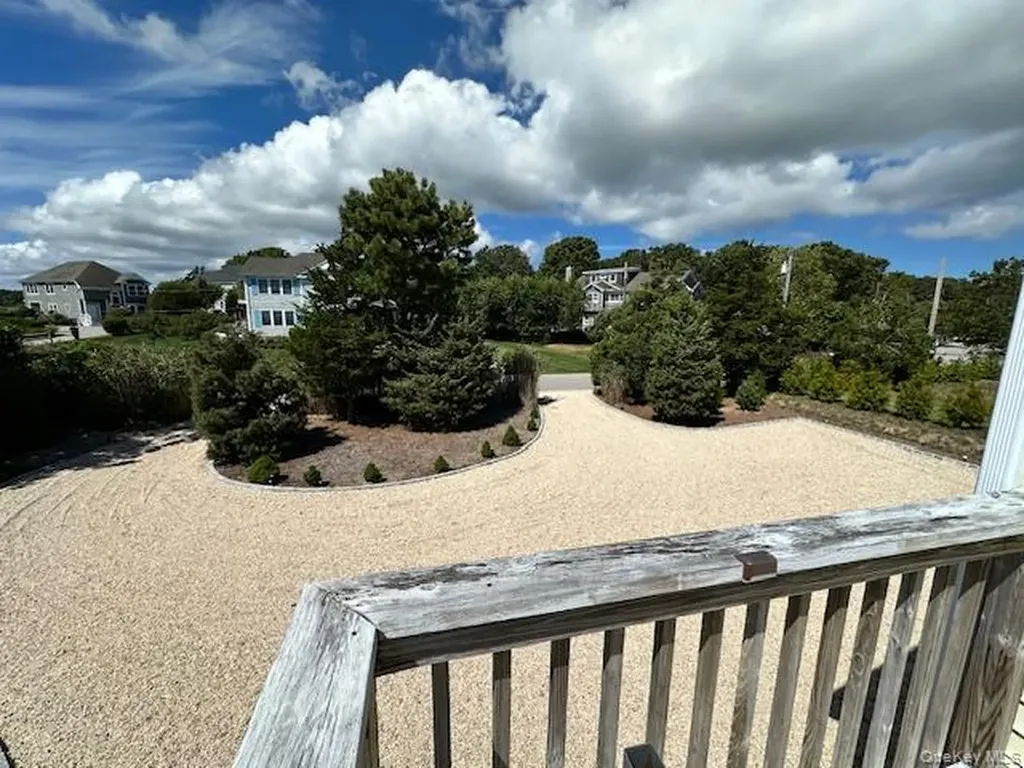 7 Corwin Lane Hampton Bays NY 11946